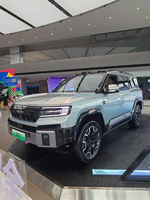 惠州10比亚迪方程豹硬派越野的爆款，英菲尼迪35周年与你共成长